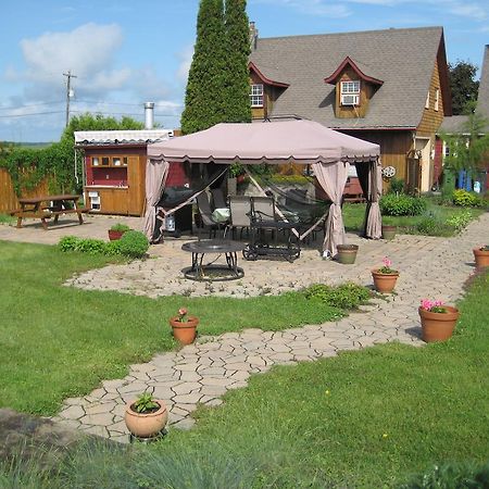 Eden Sur Terre Bed & Breakfast Marieville Екстериор снимка
