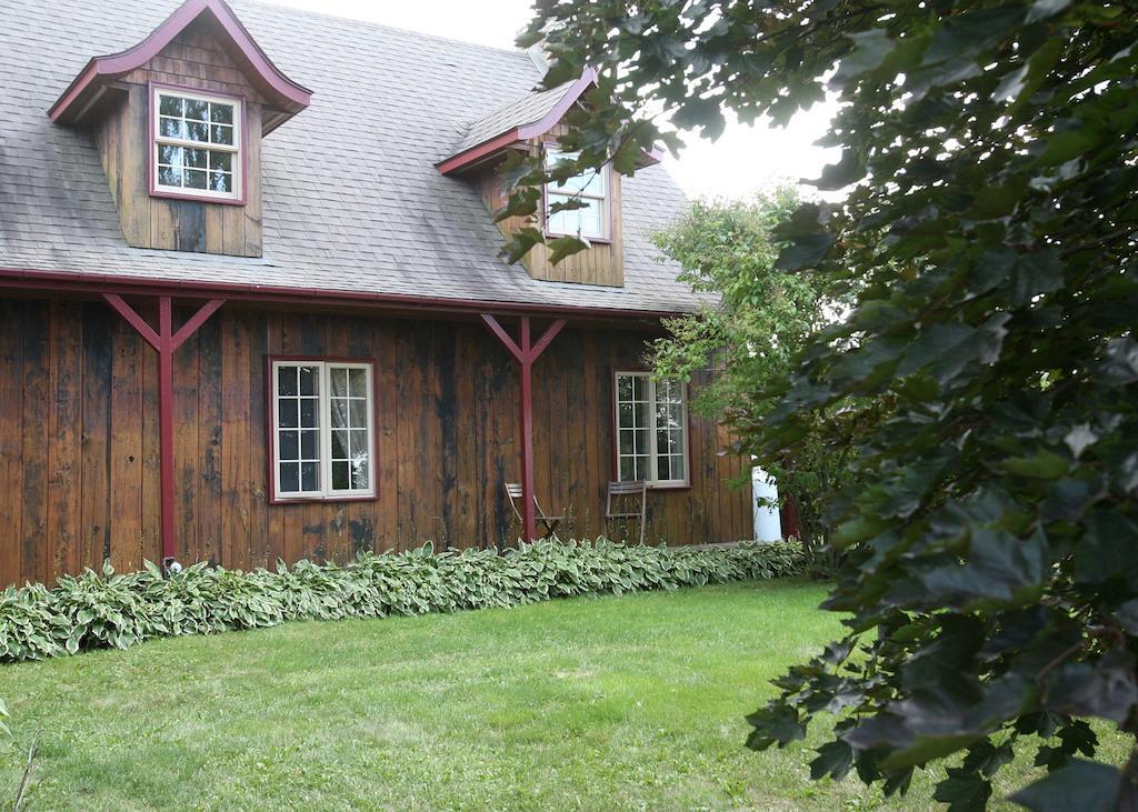 Eden Sur Terre Bed & Breakfast Marieville Екстериор снимка